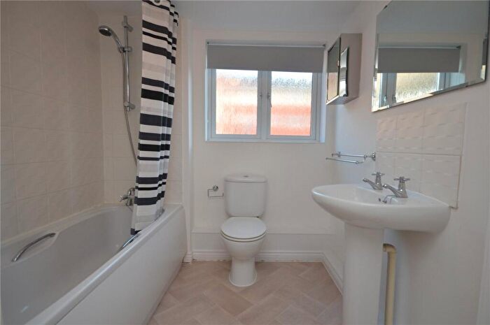 2 Bedroom Apartment To Rent In Padstow Road, Churchward, Swindon, SN2