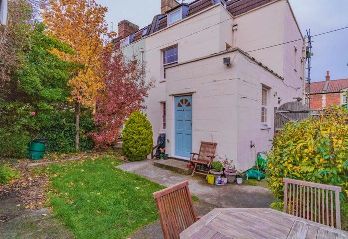 1 Bedroom Flat To Rent In Cheltenham Road, Cotham, Bristol, BS6