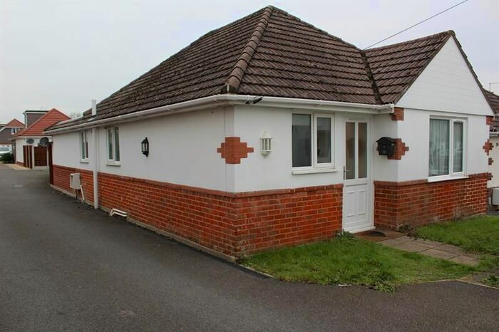 3 Bedroom Detached Bungalow To Rent In Markham Avenue, Northbourne, Bournemouth BH10