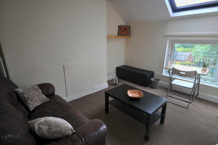 1 Bedroom Flat To Rent In Providence Avenue, Woodhouse, Leeds, LS6