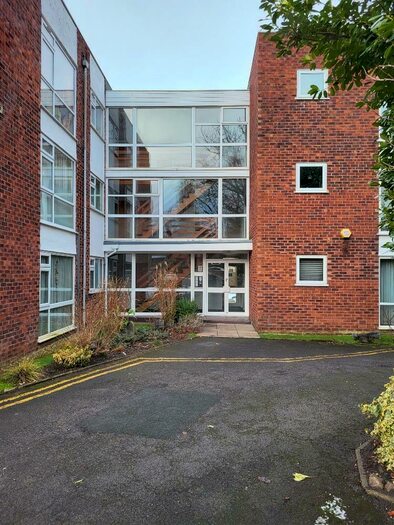 1 Bedroom Flat To Rent In Shanklin House Shanklin Close Chorlton Manchester, M21