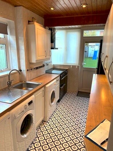 3 Bedroom End Of Terrace House To Rent In Girton Road, Northolt, UB5