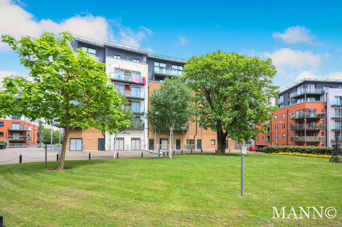 2 Bedroom Apartment To Rent In Kingswood Court, Hither Green, SE13