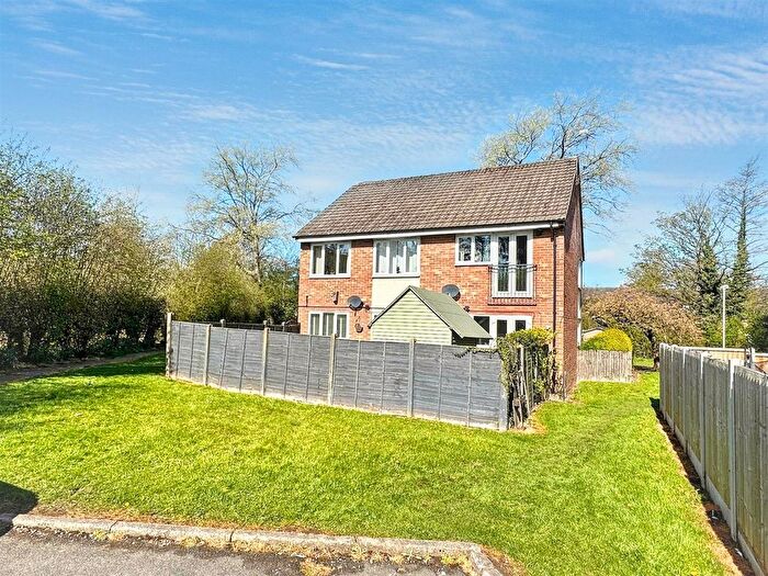 3 Bedroom Flat For Sale In Stallington Close, Blythe Bridge, Staffordshire, ST11