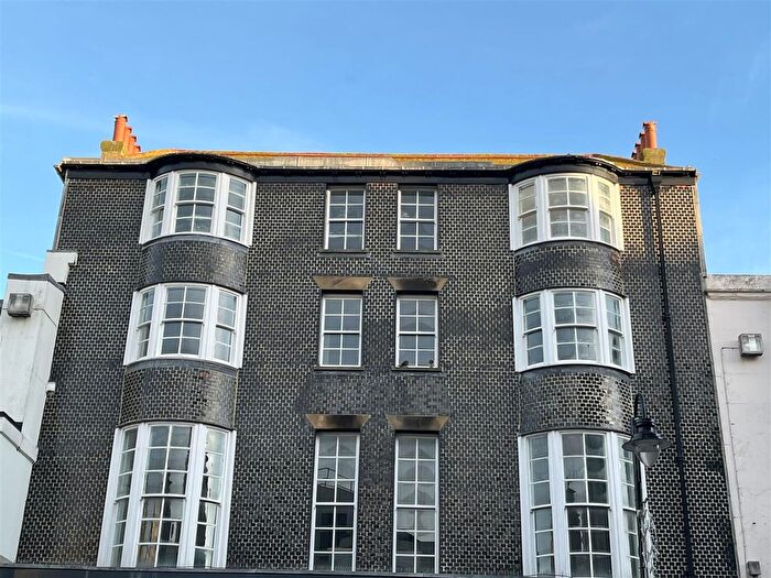 1 Bedroom Flat To Rent In York Gardens, Hastings, TN34