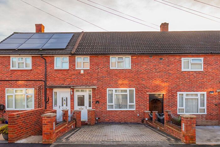 2 Bedroom Terraced House For Sale In Chandler Road, Loughton, IG10