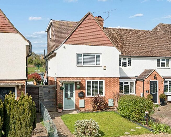 3 Bedroom End Terrace House For Sale In Seymour Park Road, Marlow, SL7