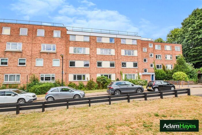 3 Bedroom Flat For Sale In High Road, East Finchley, N2