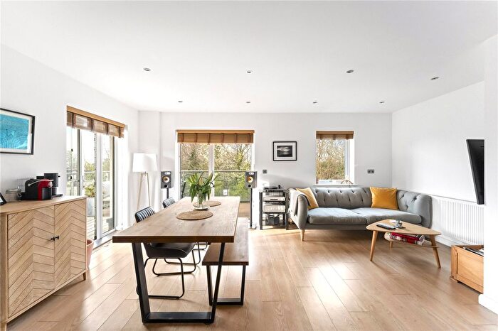 3 Bedroom Flat For Sale In Thornbury Way, Walthamstow, London, E17