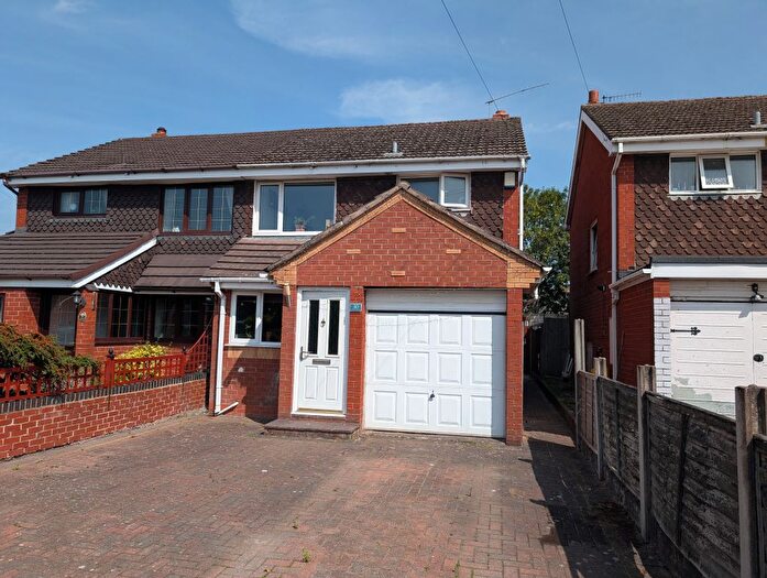 3 Bedroom Semi-Detached House To Rent In Debenham Crescent, Stoke-On-Trent, ST2
