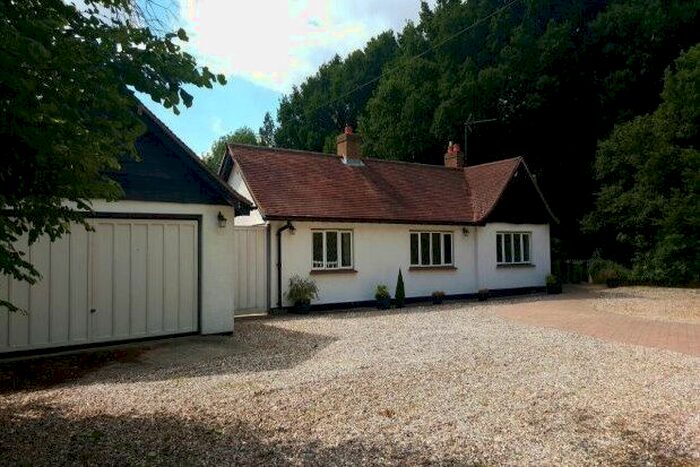 3 Bedroom Bungalow To Rent In Harpers Road, Ash, Aldershot, GU12