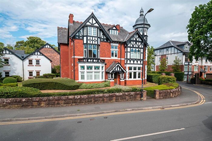 2 Bedroom Flat For Sale In Wolf Grange, Hale, WA15