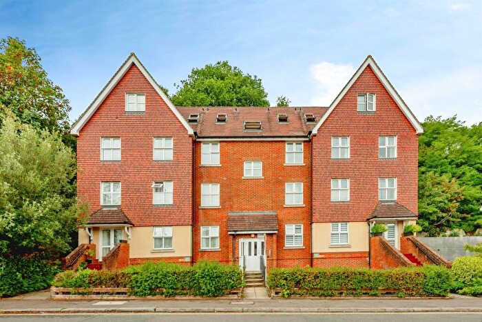 2 Bedroom Apartment For Sale In Garlands Road, Redhill, RH1