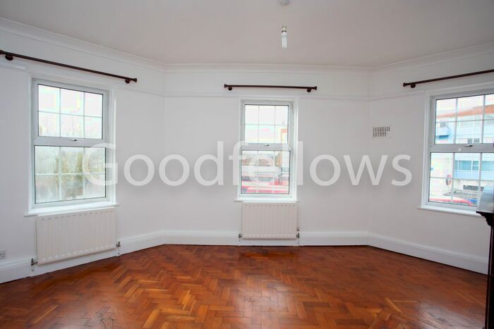2 Bedroom Flat To Rent In London Road, Morden, Surrey, SM4