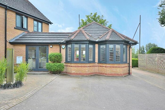 1 Bedroom Bungalow To Rent In Collingcroft Close, Northampton, NN4