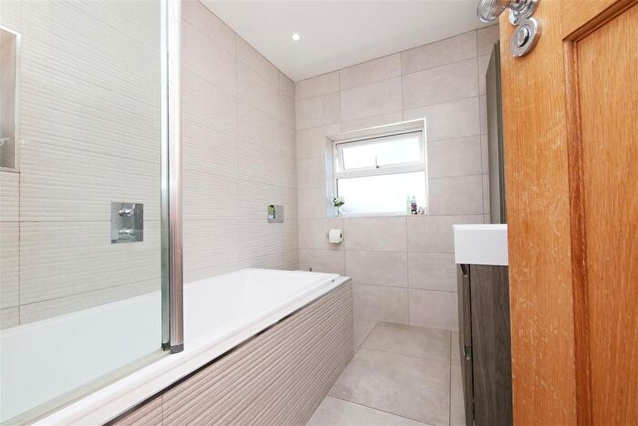 3 Bedroom Semi-Detached House For Sale In White House Rise, York, YO24