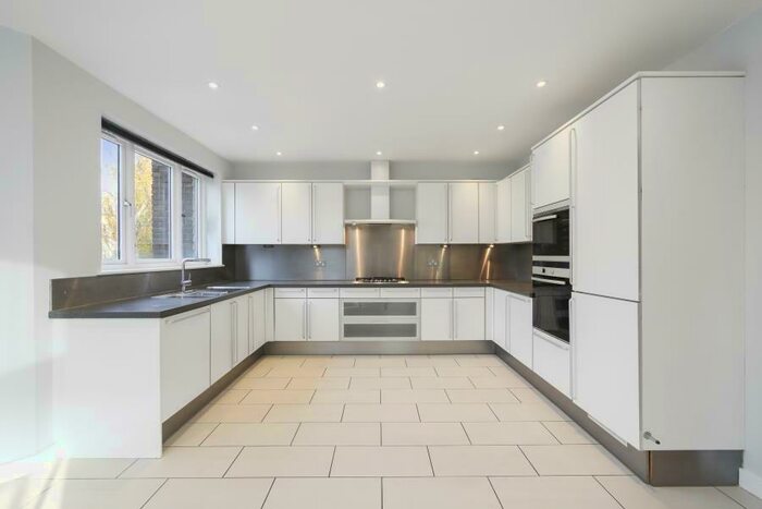 4 Bedroom Terraced House To Rent In Hampstead Lane, Highgate Village, N6