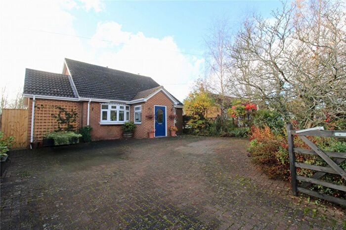 3 Bedroom Detached House For Sale In Hinton Road, Woodford Halse, Northamptonshire, NN11
