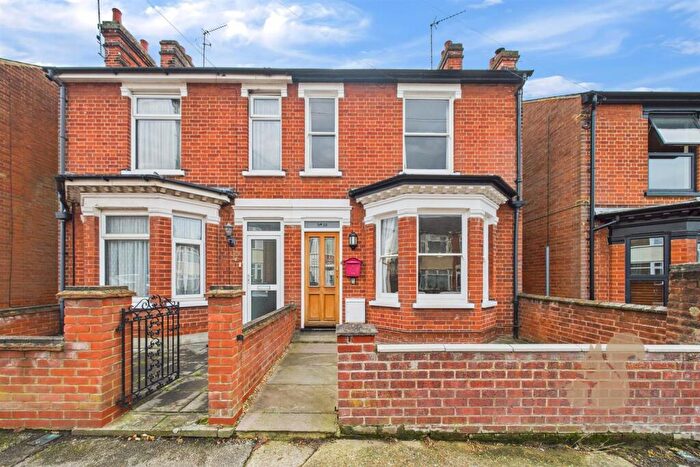 3 Bedroom Semi Detached House For Sale In Sherrington Road, Ipswich, IP1