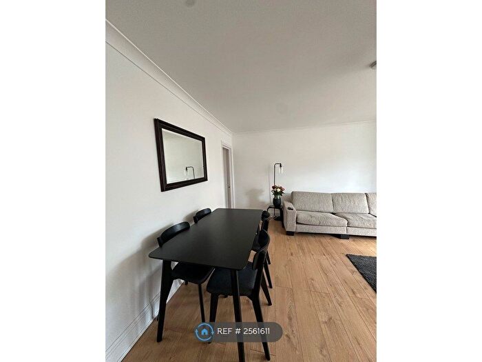 1 Bedroom Flat To Rent In Welbeck Court, Southampton, SO17