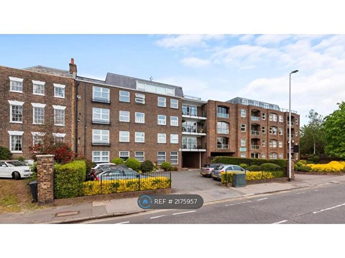 2 Bedroom Flat To Rent In St. Aubyns, London, E11