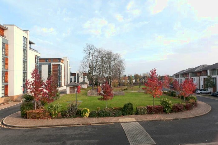 2 Bedroom Flat To Rent In Whitelands Crescent, London, SW18