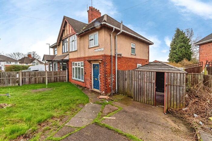 3 Bedroom Semi Detached House For Sale In Oakwood Road, Walsall, WS3