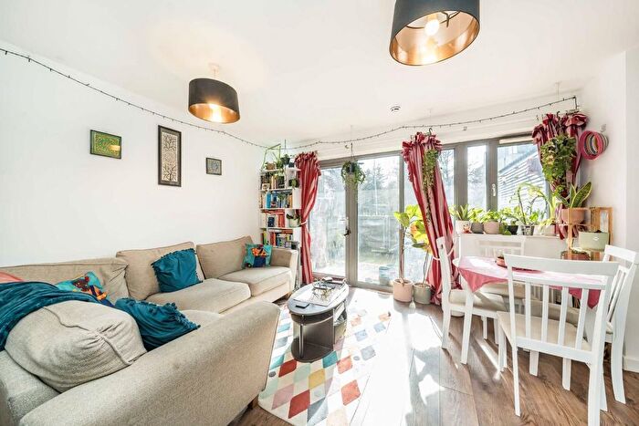 1 Bedroom Flat To Rent In Streatham Place, London, SW2