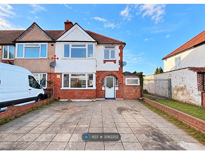 4 Bedroom End Terrace House To Rent In Selan Gardens, Hayes, UB4