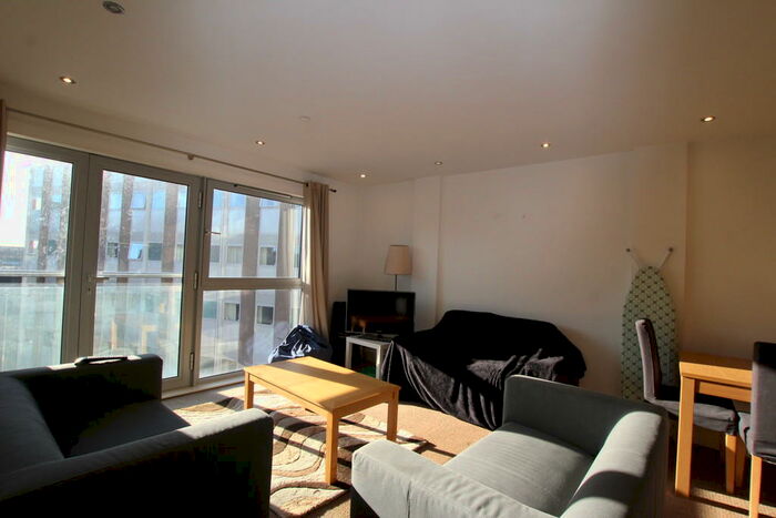 2 Bedroom Flat To Rent In North West, Talbot Street, Nottingham, NG1