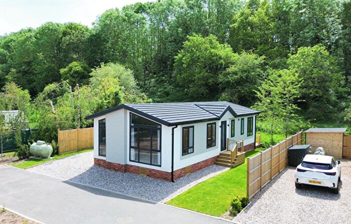 2 Bedroom Park Home For Sale In Sunset Avenue, Moor Park, Calverton, NG14