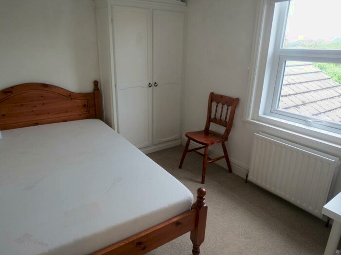 5 Bedroom House To Rent In Bedroom Detached House In Ensbury Park, BH10
