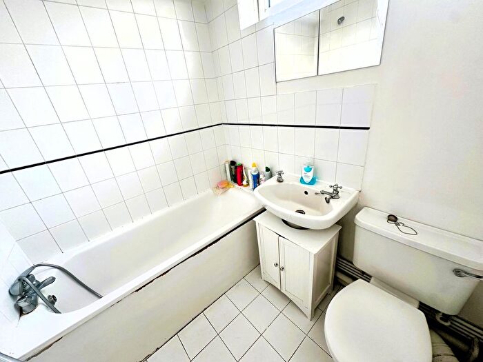 1 Bedroom Flat To Rent In Northcote Road, Clapham, London, SW11