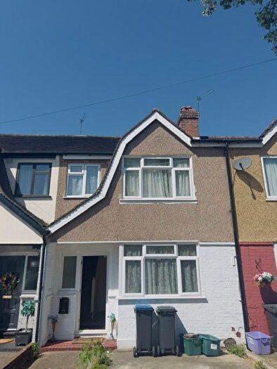 1 Bedroom Terraced Bungalow To Rent In Heatherdene Close, Mitcham, CR4
