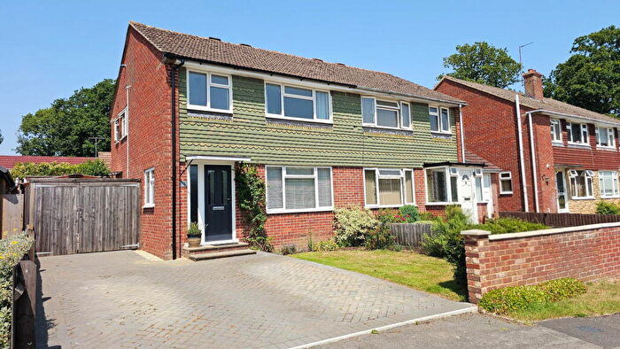 3 Bedroom Semi-Detached House For Sale In Parkside Road, Thatcham, RG18