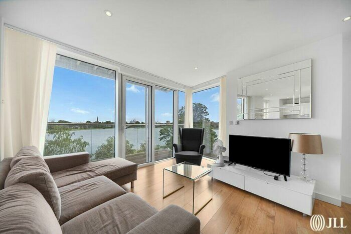 3 Bedroom Apartment To Rent In Waterside Apartments, Goodchild Road, N4