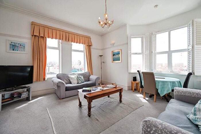 1 Bedroom Flat For Sale In South Parade, Southsea, Hampshire, PO4