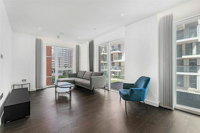 3 Bedroom Flat To Rent In Lanchester Way, London, SW11