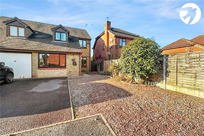 3 Bedroom Semi Detached House For Sale In Pilgrims View, Greenhithe, Kent, DA9