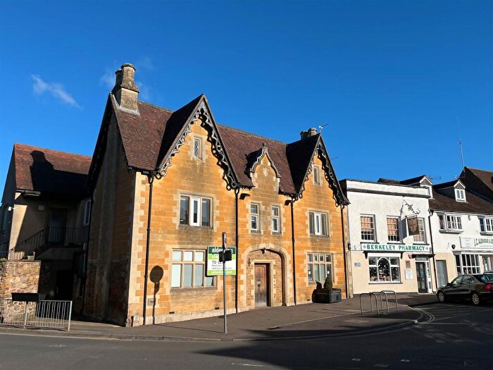 2 Bedroom Flat For Sale In B Market Place, Berkeley, GL13