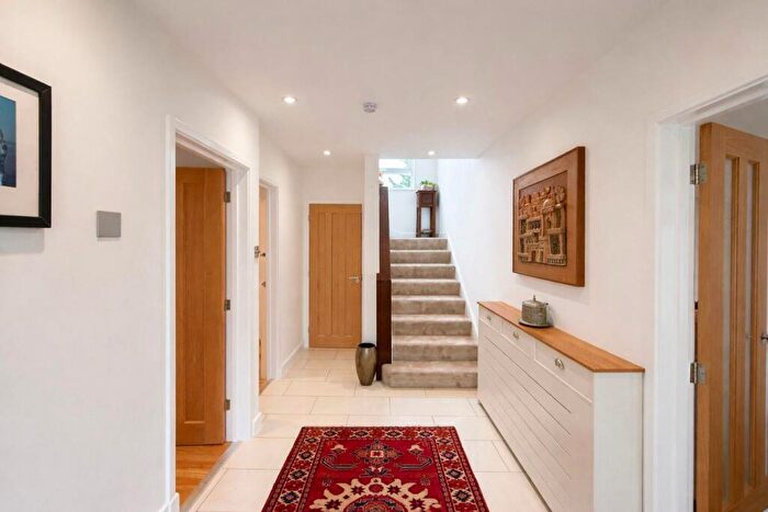 4 Bedroom Detached House To Rent In Cleveland Gardens, Worcester Park, KT4