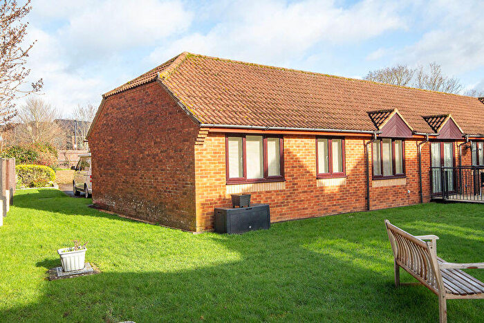 2 Bedroom Bungalow For Sale In Water Lane, Totton, SO40