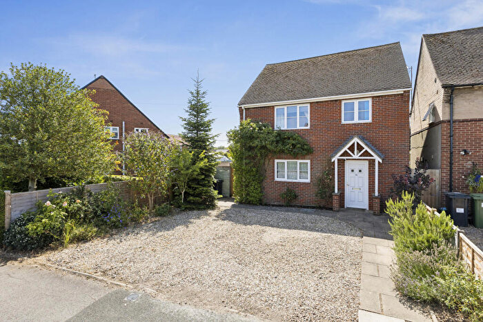4 Bedroom Detached House For Sale In Craven Way, Kintbury, Hungerford, West Berkshire, RG17