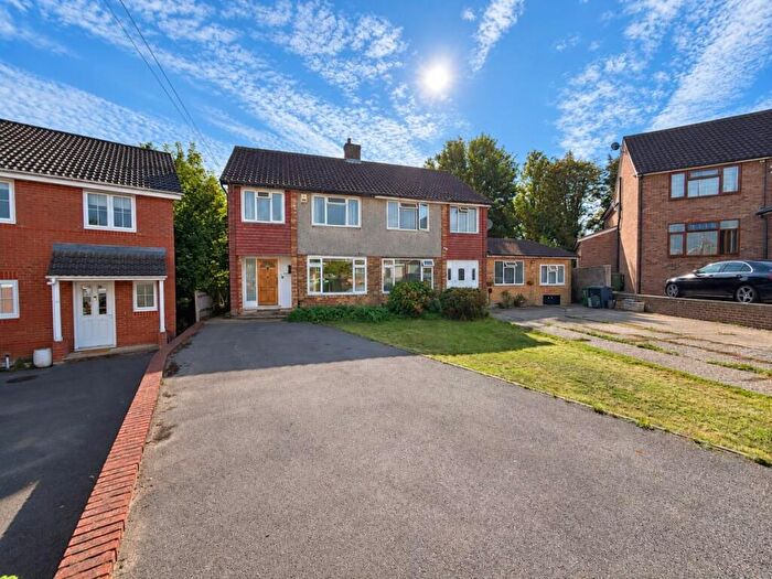 3 Bedroom Semi-Detached House To Rent In Mount Close, HP12