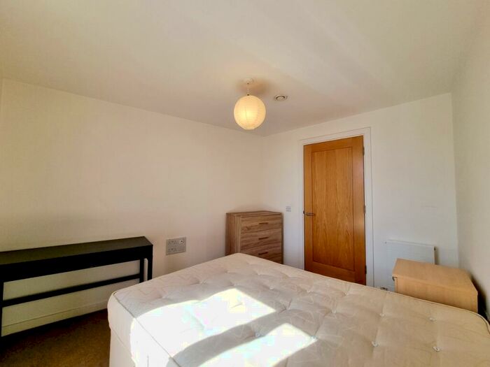 2 Bedroom Apartment To Rent In Candle House Wharf Approach Leeds, LS1