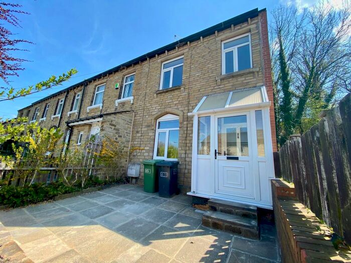 3 Bedroom End Of Terrace House To Rent In Whitehead Lane, Huddersfield, HD4