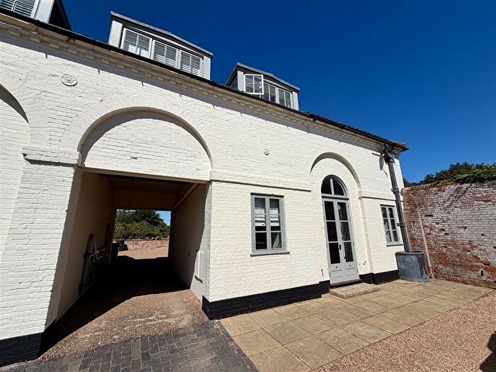3 Bedroom Manor House To Rent In Geldeston, Beccles, Norfolk, NR34