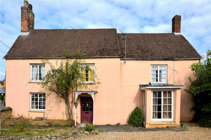 3 Bedroom Detached House To Rent In London Road, Bicester, Oxfordshire, OX26