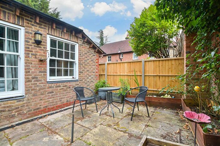 1 Bedroom Detached Bungalow For Sale In Church Street, Epsom, Surrey, KT17
