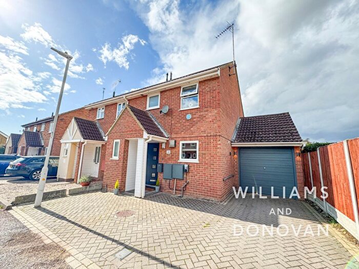 3 Bedroom End Terrace House For Sale In Roding Way, Wickford, SS12